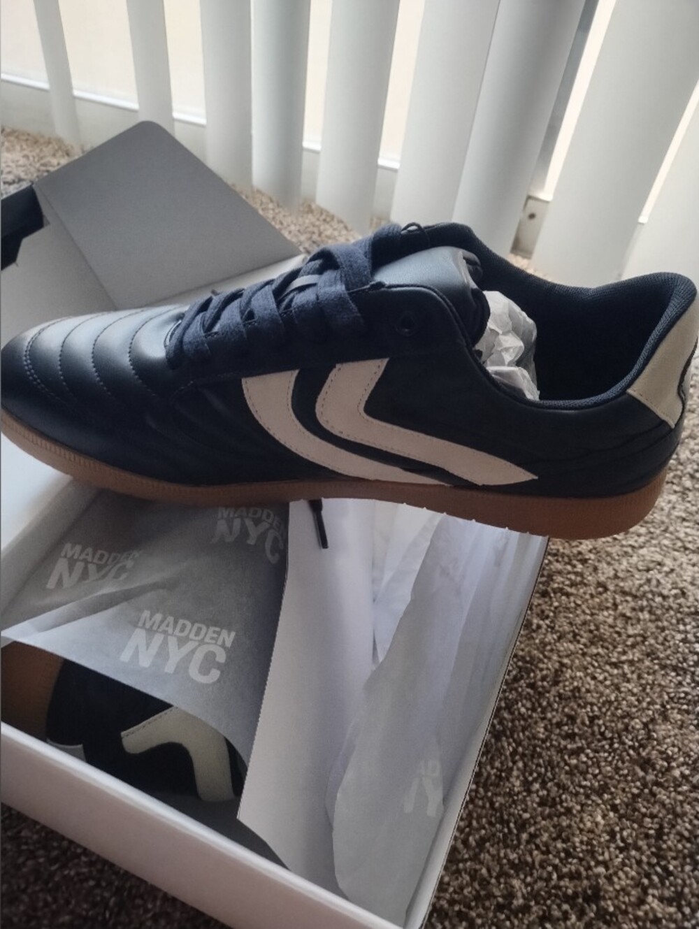 Men's Black & White Casual Sneaker